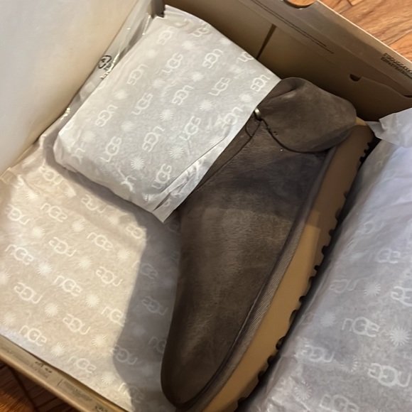 NEW UGG Boots Mini Bow Twist Gray Size 10 - Picture 7 of 10